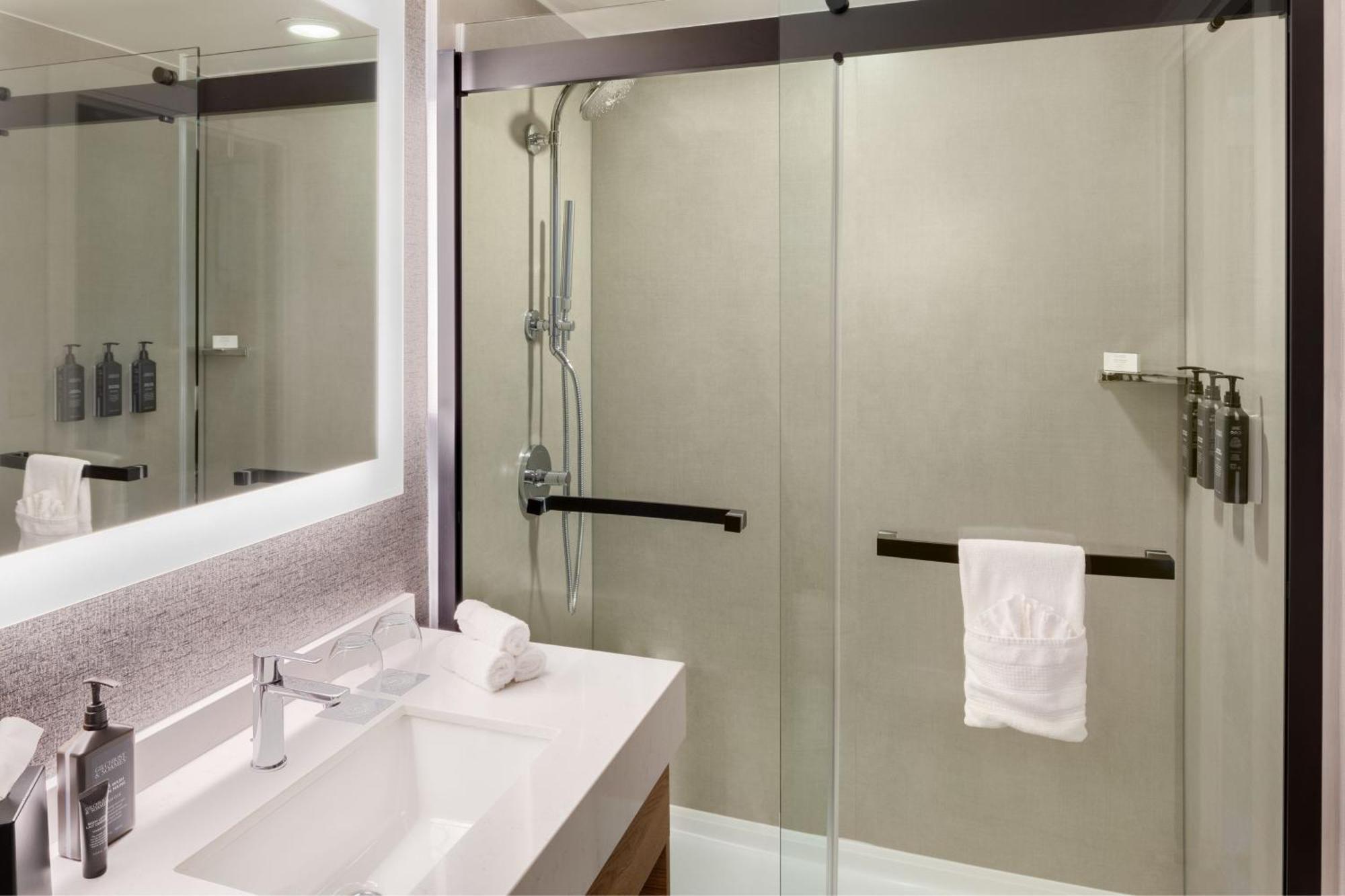 Sheraton Hotel Stonebriar Колонията Екстериор снимка